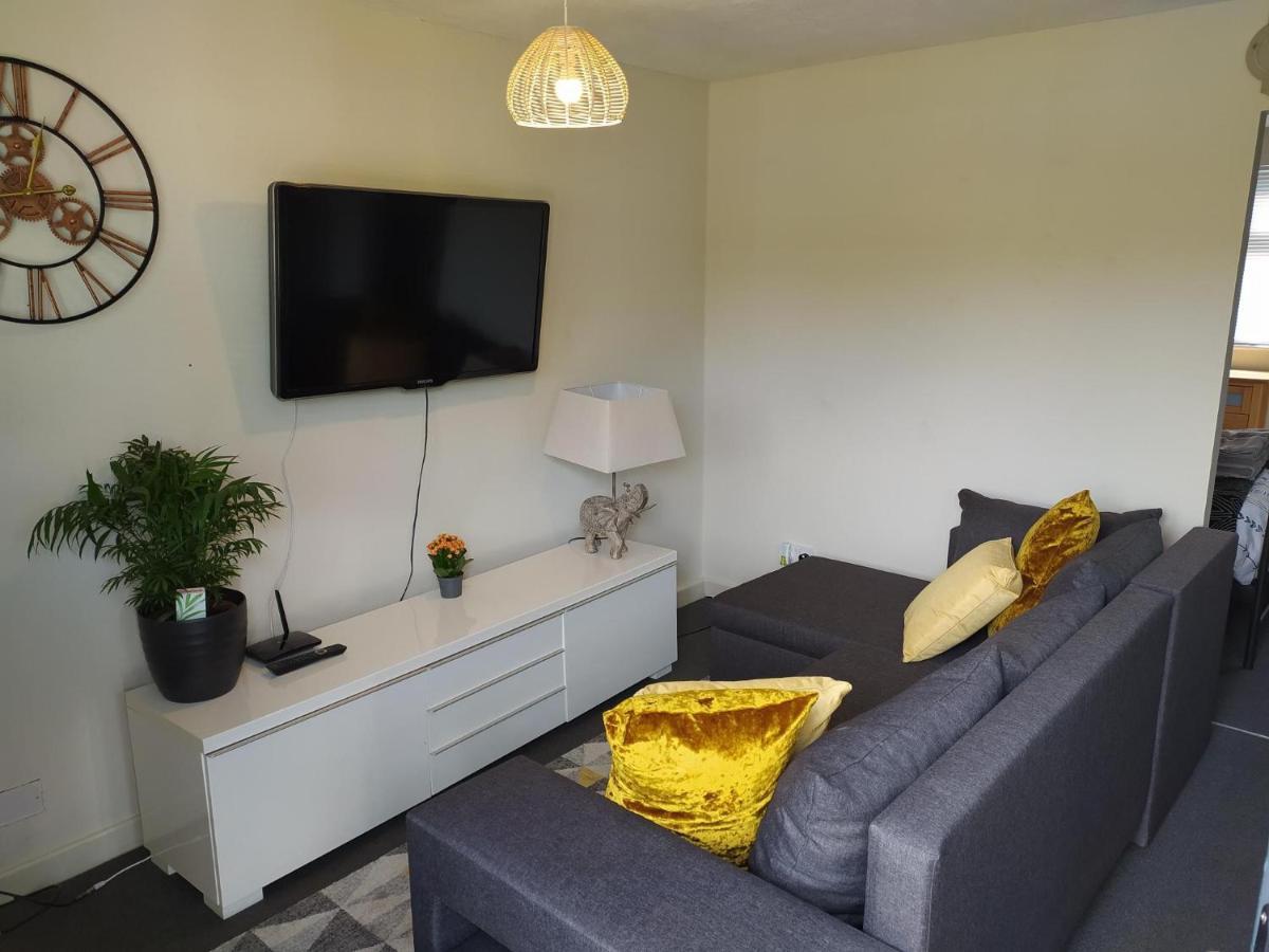 Garden Flat At The Infamous Piltdown Man Pub Apartment Fletching Exterior photo